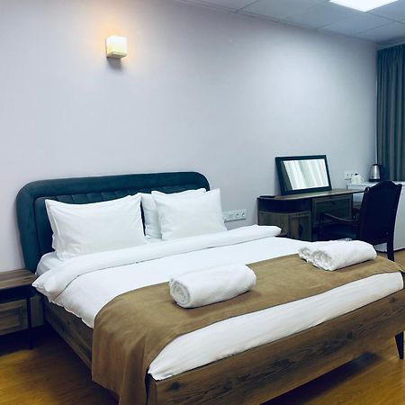 Hotel Four Seasons ティビリシ エクステリア 写真
